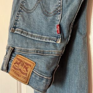 Levi ripped Skinny jeans